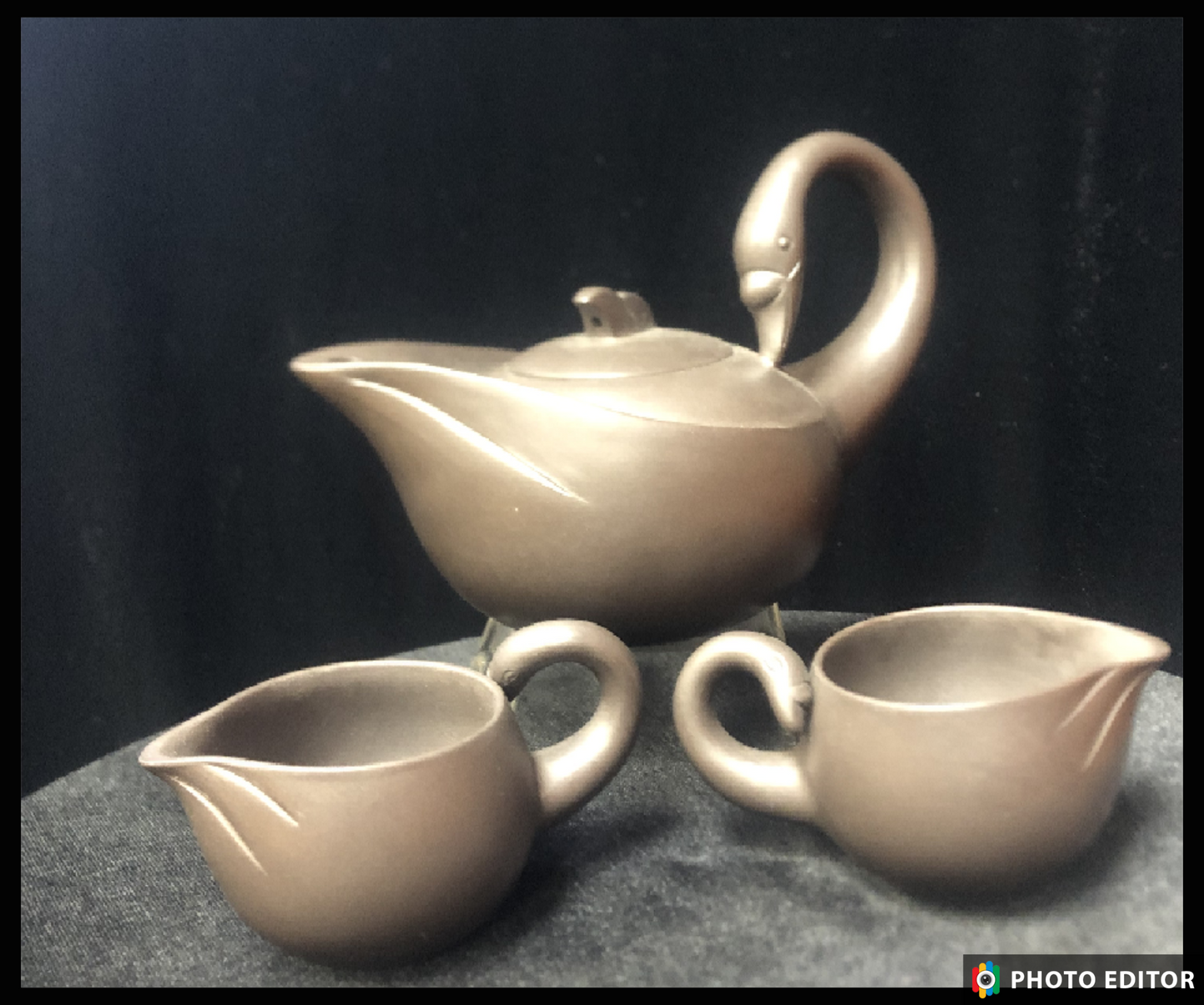 CCCI ChineseYixing Ware pottery clay tea pot swan motif two cups