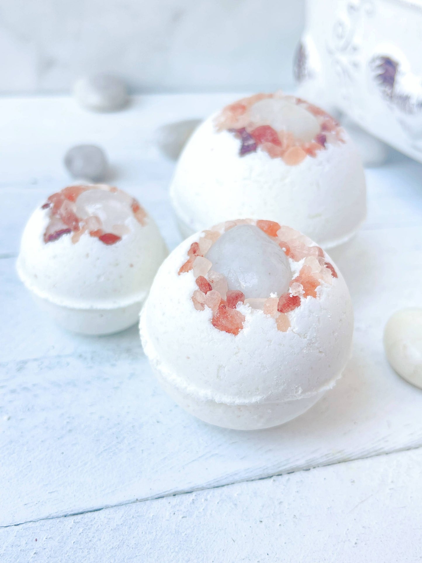 Rage Gems & Jewelry - Quartz & Pink Himalayan Salt Bath Bomb: Medium