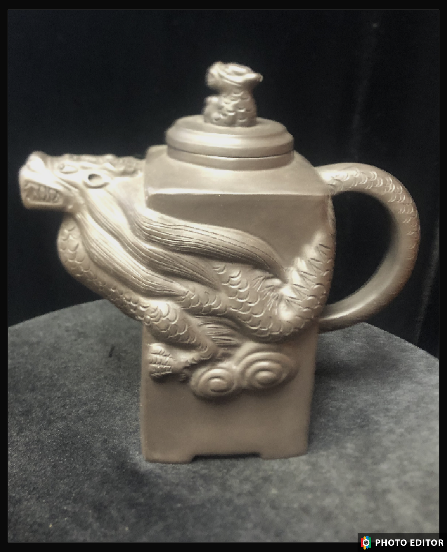 CCCI Xiying  Dragon motif Teapot